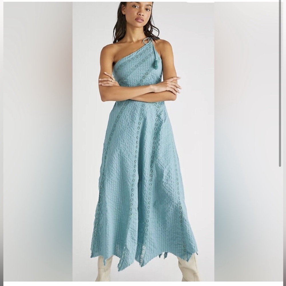 Free People Bella Maxi size small, zipper on side